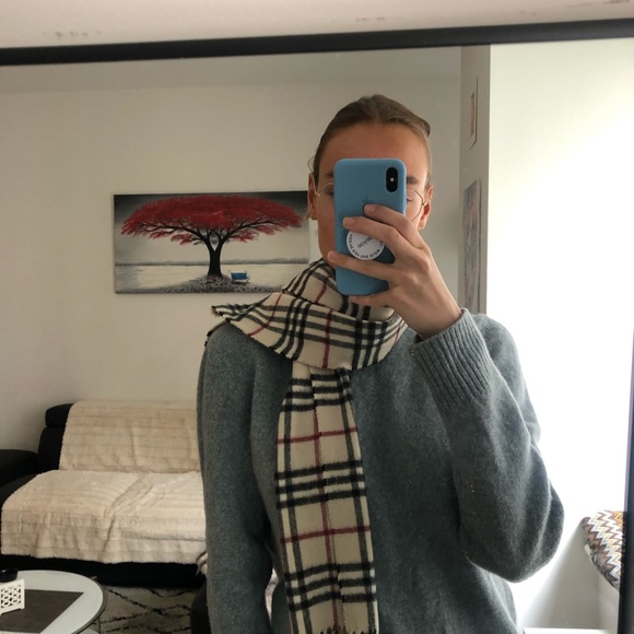 Burberry monogrammed womens cashmere scarf - Picture 5 of 6